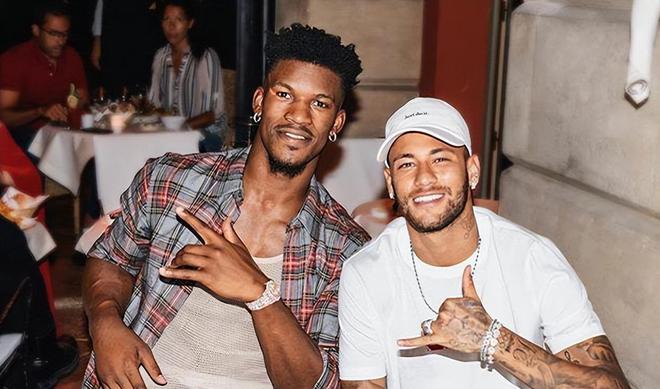 关于内马尔在热火比赛中败北，出色防守引发热议！的信息