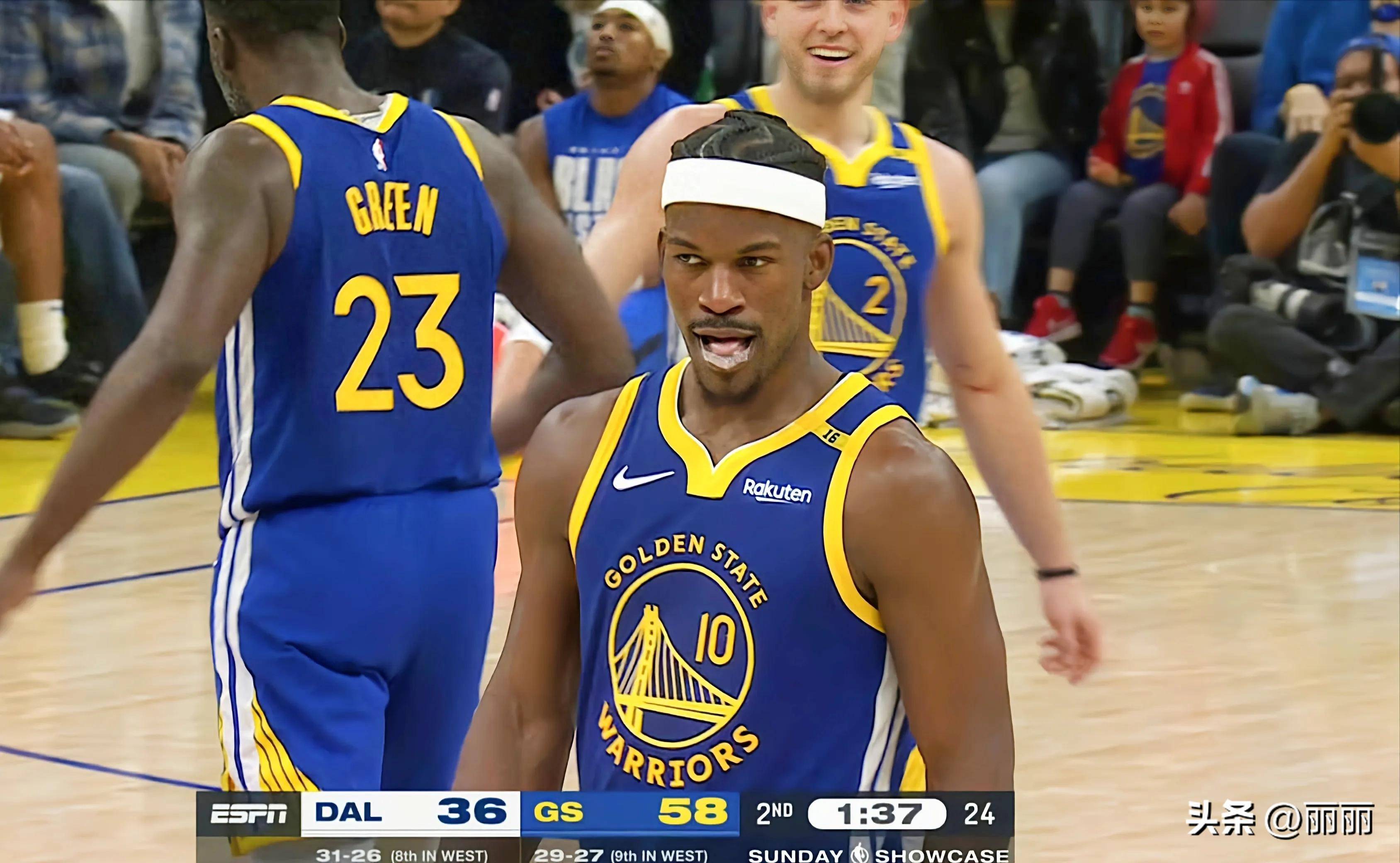 库里在独行侠比赛中夺冠，表现优异引发热议！